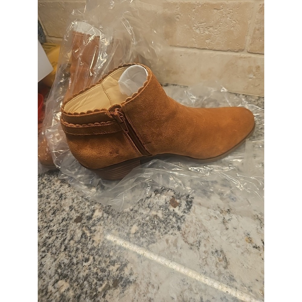 Crown & Ivy 'Kaylen' Scallop Edge Leather Booties Brown Size 9.5
